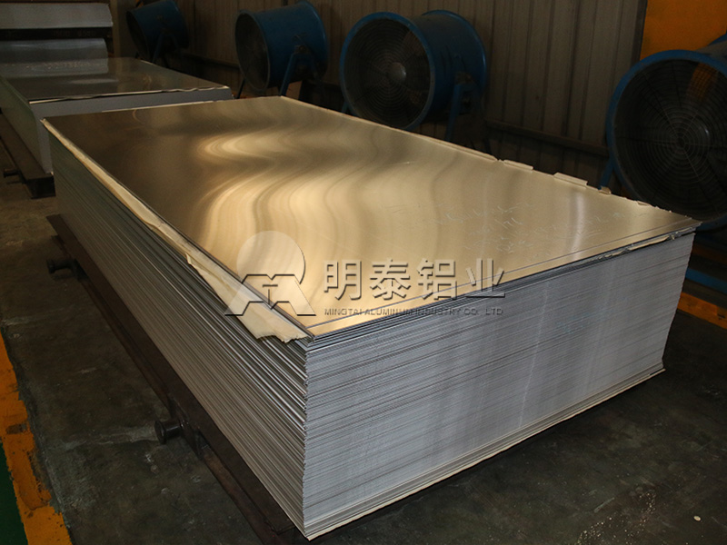 5m49鋁板：優(yōu)質(zhì)門板料，環(huán)保耐用